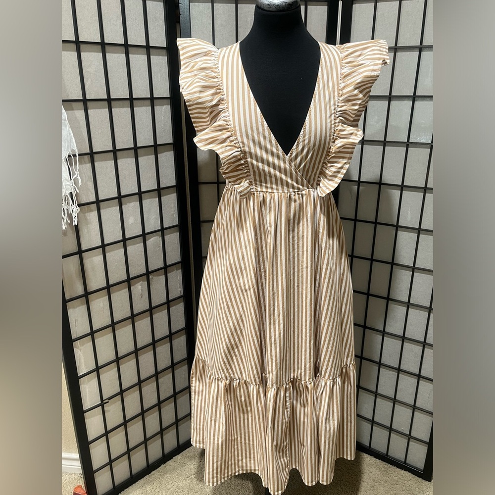 SUGARLIPS LUNA Striped Ruffle- SHOULDER MIDI Dress in Beige and White SIZE S - Picture 5 of 12